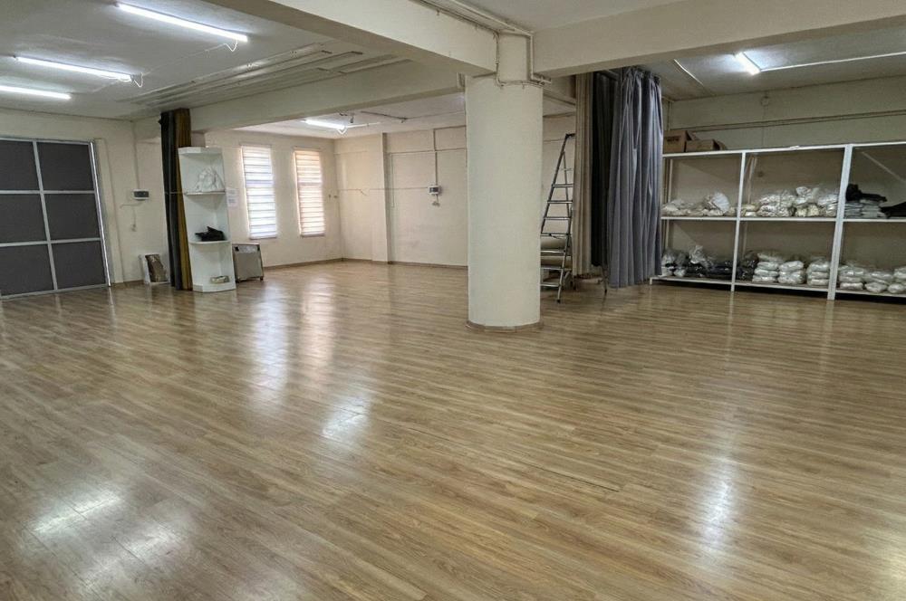 Ataşehir Fetihte Mobilyacılar Çarşısında Komple Bina