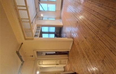 Merkezi Konum Yüksek Tavanlı Tarihi Binada Kiralık Ofis