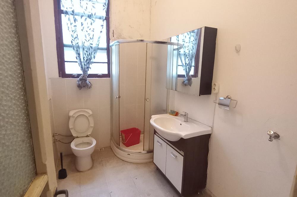 Merkezi Konum Yüksek Tavanlı Tarihi Binada Kiralık Ofis