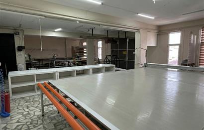 Ataşehir Fetihte Mobilyacılar Çarşısında Komple Bina