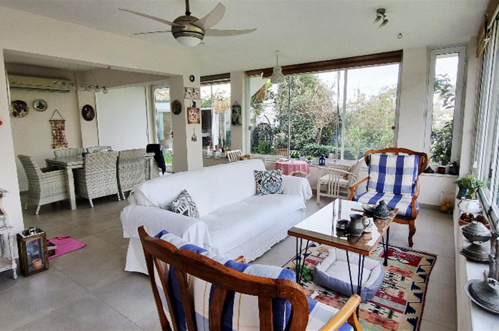 Gümüşlük Koyunbaba da Plajlı site de Müstakil Dubleks ev