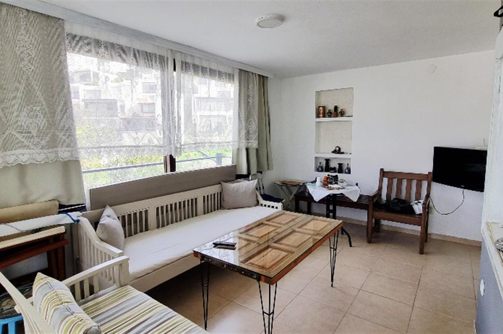 Gümüşlük Koyunbaba da Plajlı site de Müstakil Dubleks ev