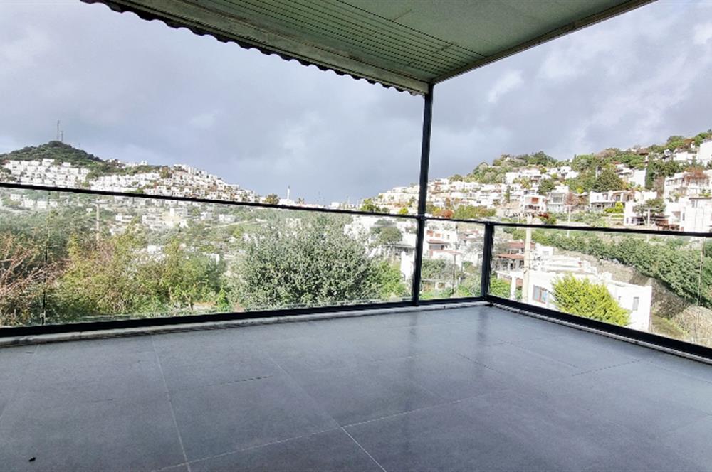 Gümüşlük Koyunbaba da Plajlı site de Müstakil Dubleks ev