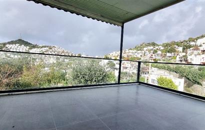 Gümüşlük Koyunbaba da Plajlı site de Müstakil Dubleks ev