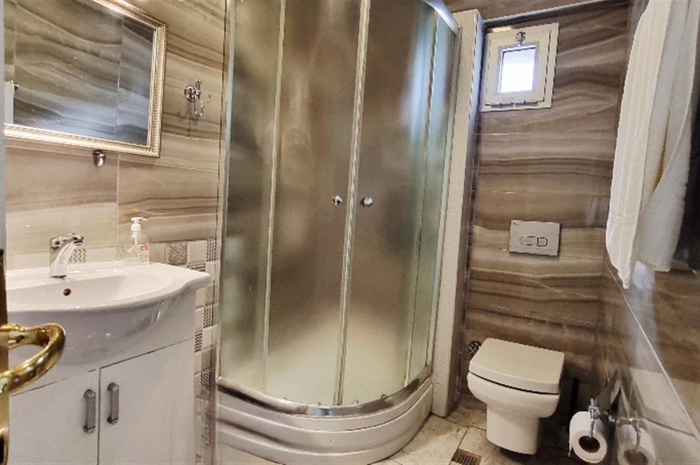 Gümüşlük Koyunbaba da Plajlı site de Müstakil Dubleks ev