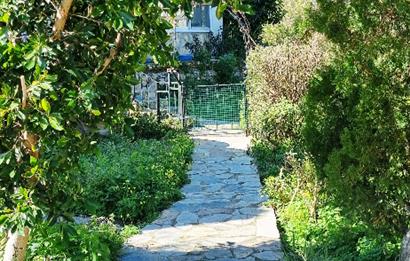 Gümüşlük Koyunbaba da Plajlı site de Müstakil Dubleks ev