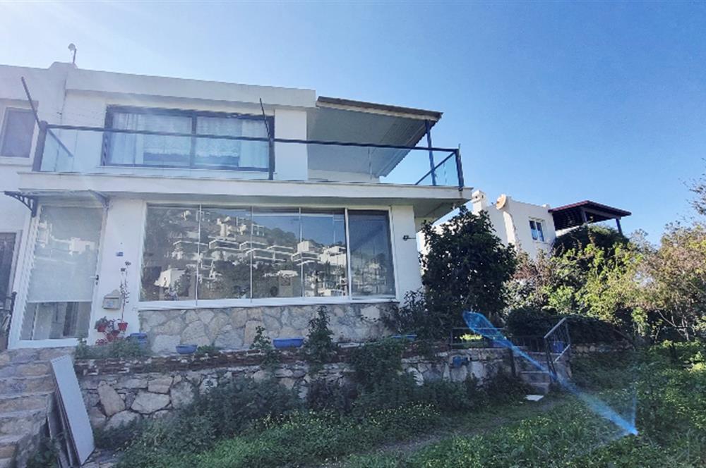 Gümüşlük Koyunbaba da Plajlı site de Müstakil Dubleks ev