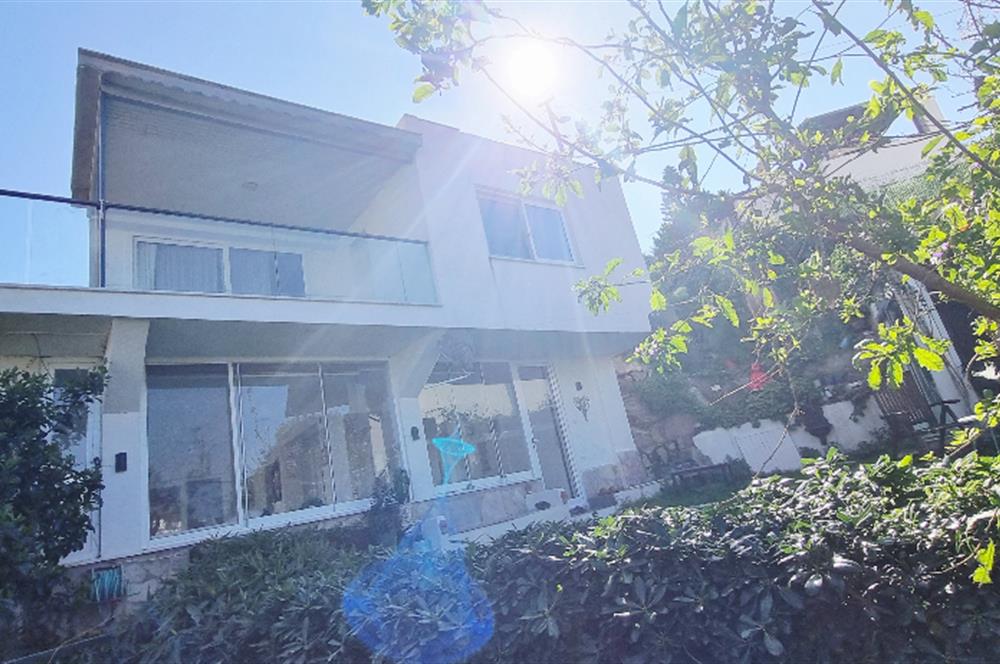 Gümüşlük Koyunbaba da Plajlı site de Müstakil Dubleks ev