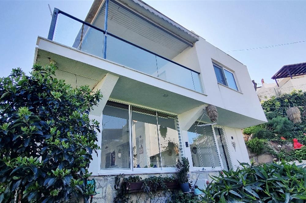 Gümüşlük Koyunbaba da Plajlı site de Müstakil Dubleks ev