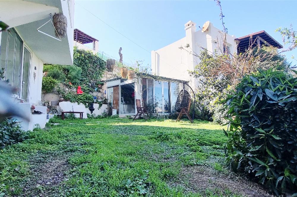 Gümüşlük Koyunbaba da Plajlı site de Müstakil Dubleks ev