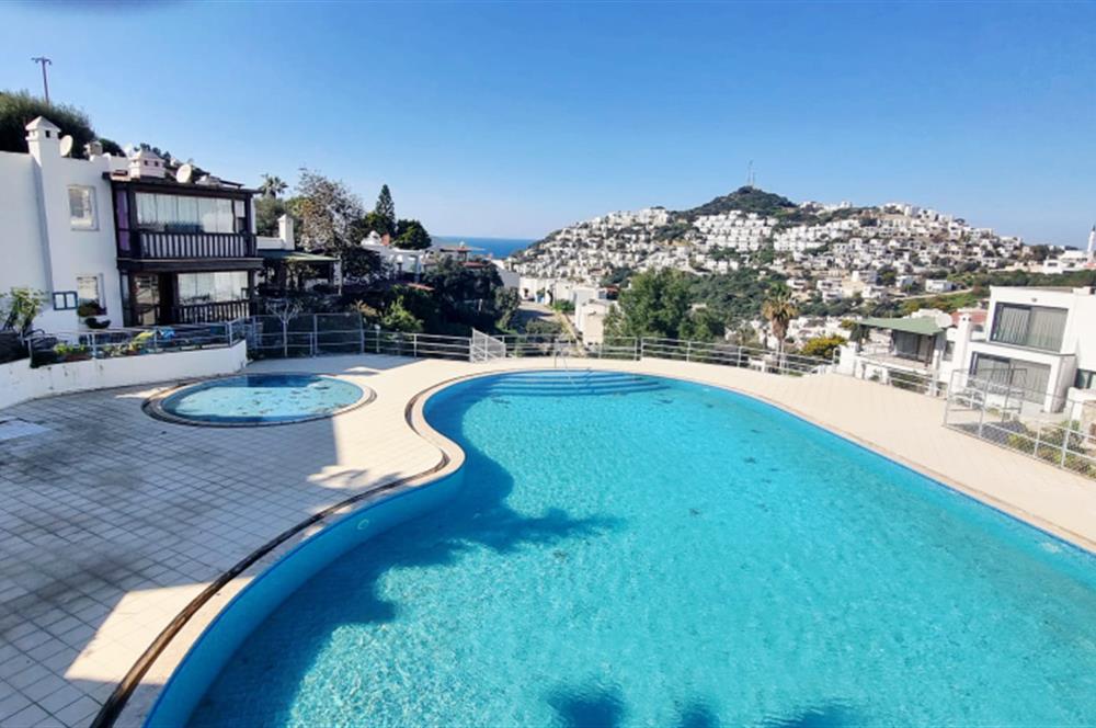 Gümüşlük Koyunbaba da Plajlı site de Müstakil Dubleks ev