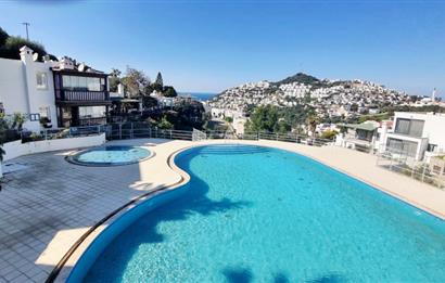 Gümüşlük Koyunbaba da Plajlı site de Müstakil Dubleks ev