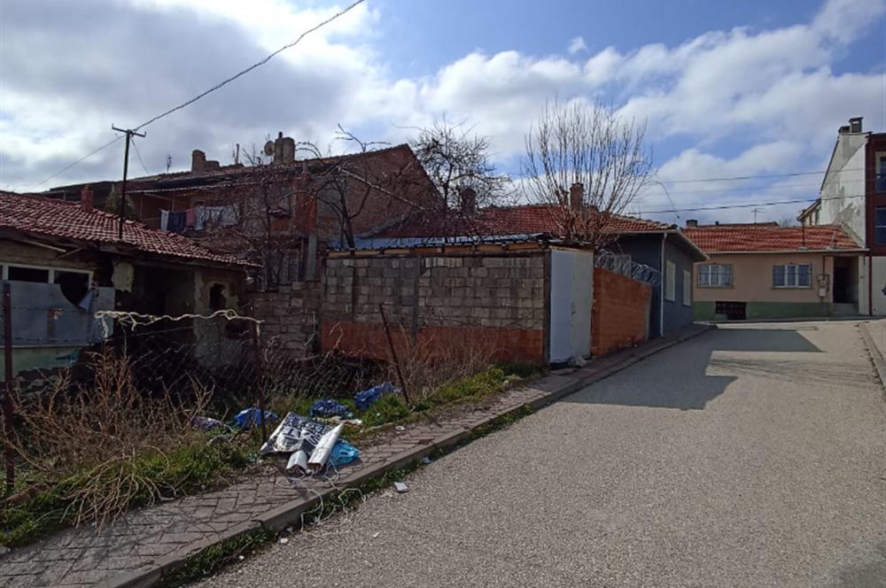 CENTURY 21 VİZYON'DAN ERENKÖY’DE   4 KAT İMARLI 263,50 m2 ARSA