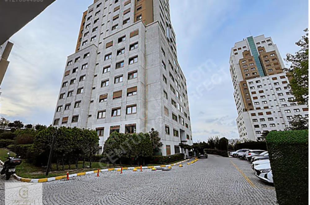 Bahçeşehir Spradon Kuleleri Özel Teraslı Manzaralı Satılık Daire