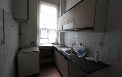 Merkezi Konum Yüksek Tavanlı Tarihi Binada Kiralık Ofis