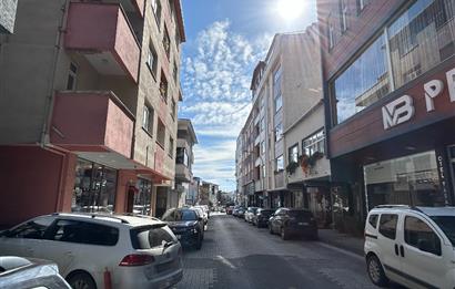 Ataşehir Fetihte Mobilyacılar Çarşısında Komple Bina