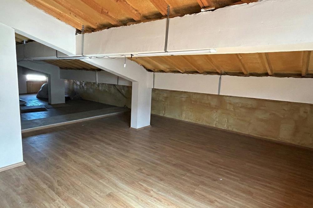 Ataşehir Fetihte Mobilyacılar Çarşısında Komple Bina