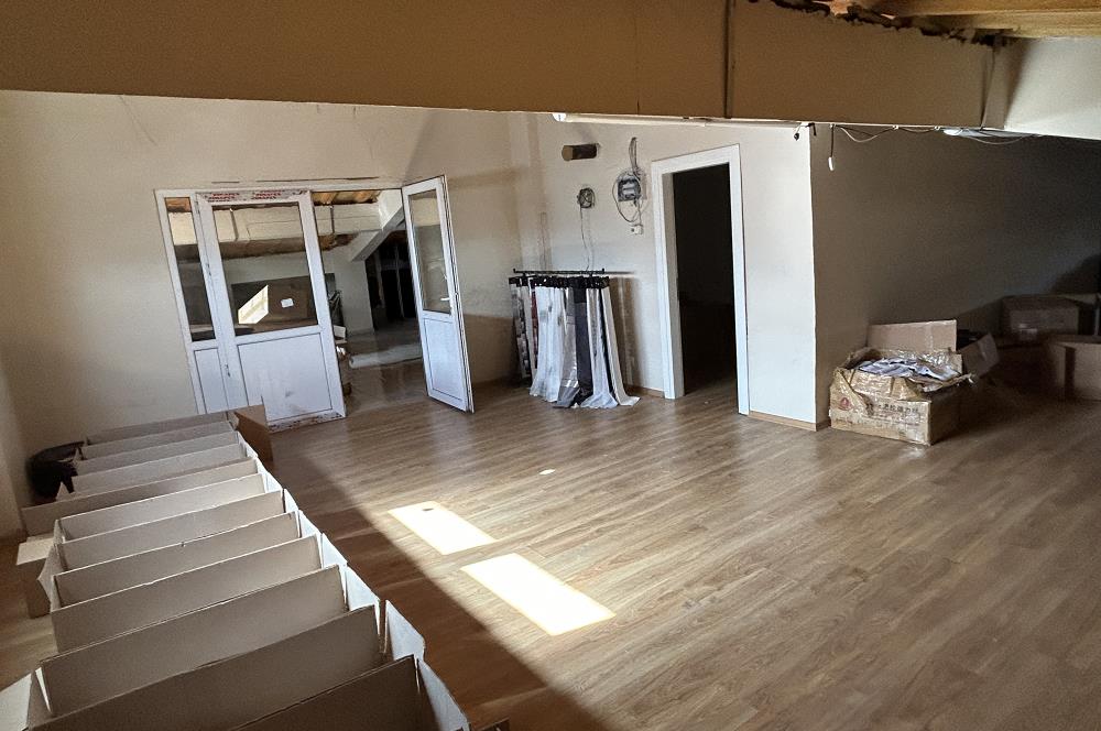 Ataşehir Fetihte Mobilyacılar Çarşısında Komple Bina