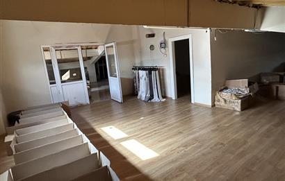 Ataşehir Fetihte Mobilyacılar Çarşısında Komple Bina