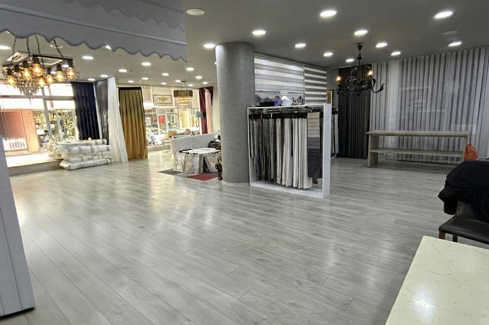 Ataşehir Fetihte Mobilyacılar Çarşısında Komple Bina