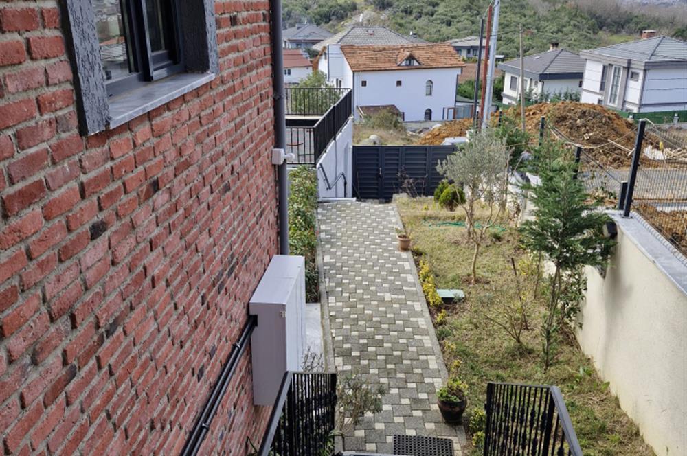 Satılık Şile Çayırbaşı 'nda Her Katından Doğa ve Denize Hakim 3 Katlı Müstakil Ev