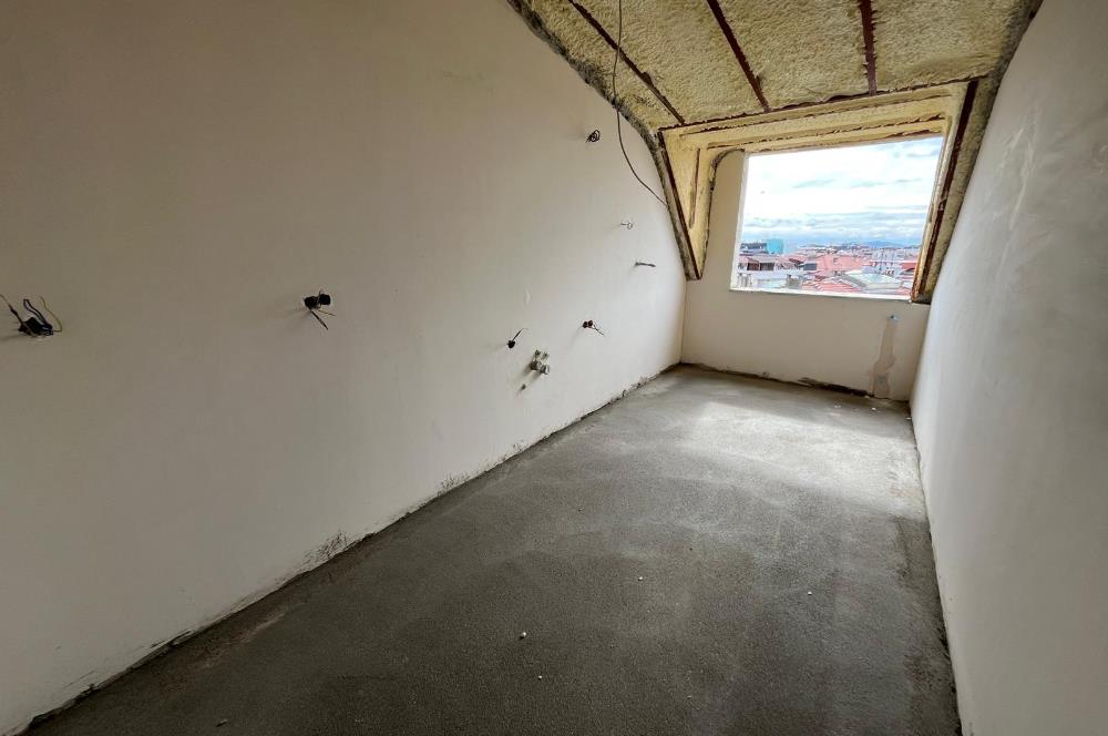 ALTINTEPE'DE DENİZ MANZARALI TERASLI AYRI MUTFAK LÜX 2+1