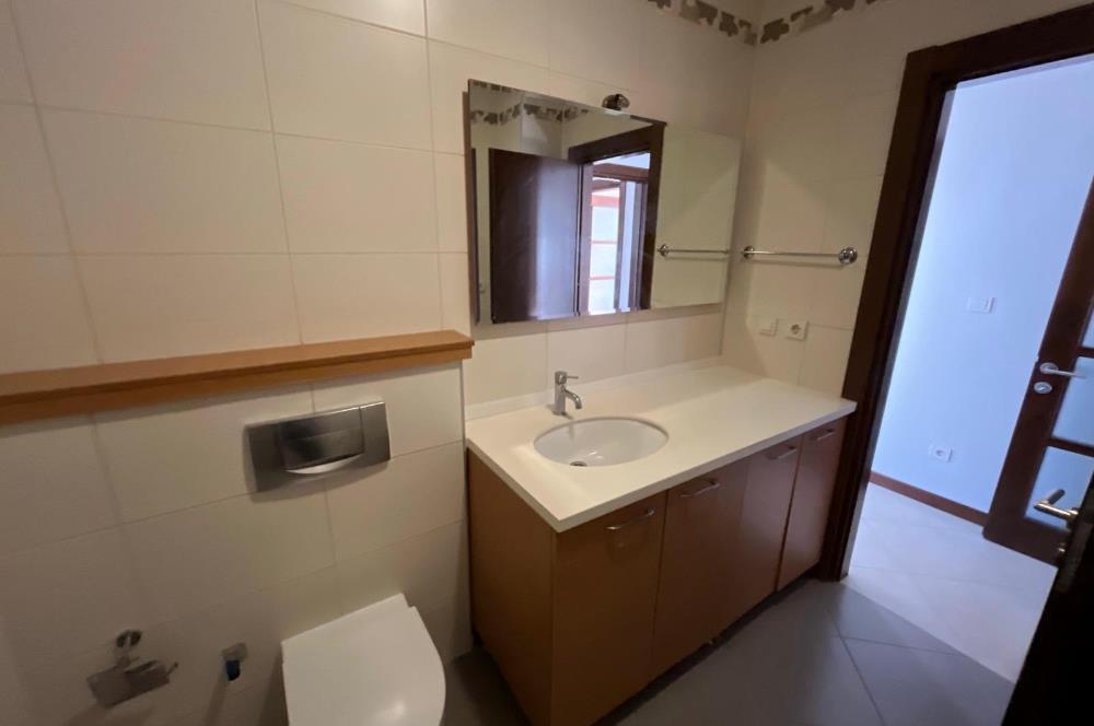 AĞAÇSEVEN KONAKLARI SİTESİNDE ÖN CEPHE EBEVEYN BANYOLU 3+1