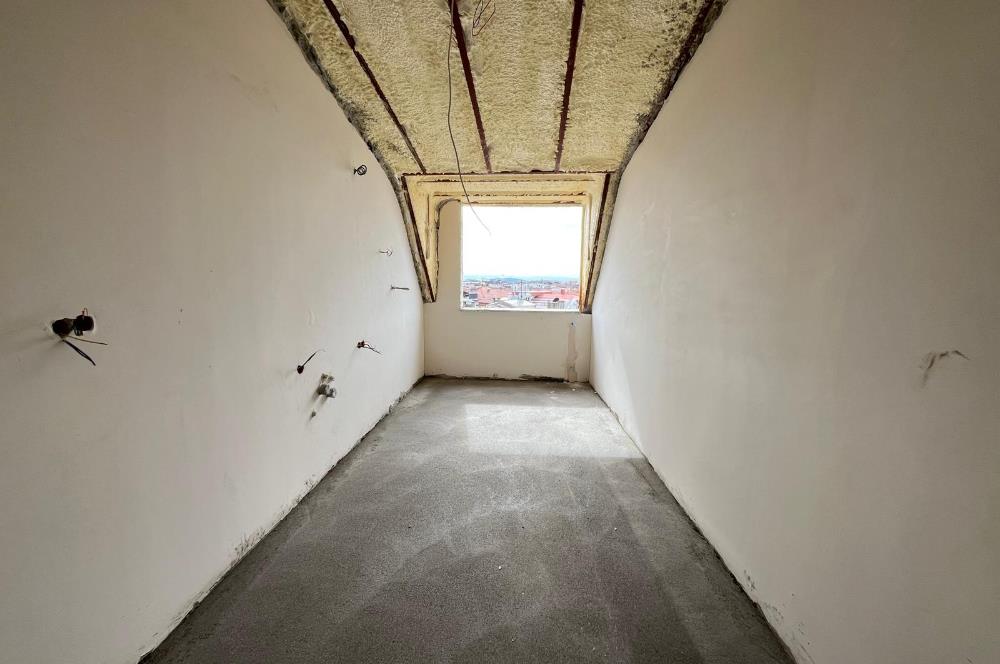 ALTINTEPE'DE DENİZ MANZARALI TERASLI AYRI MUTFAK LÜX 2+1