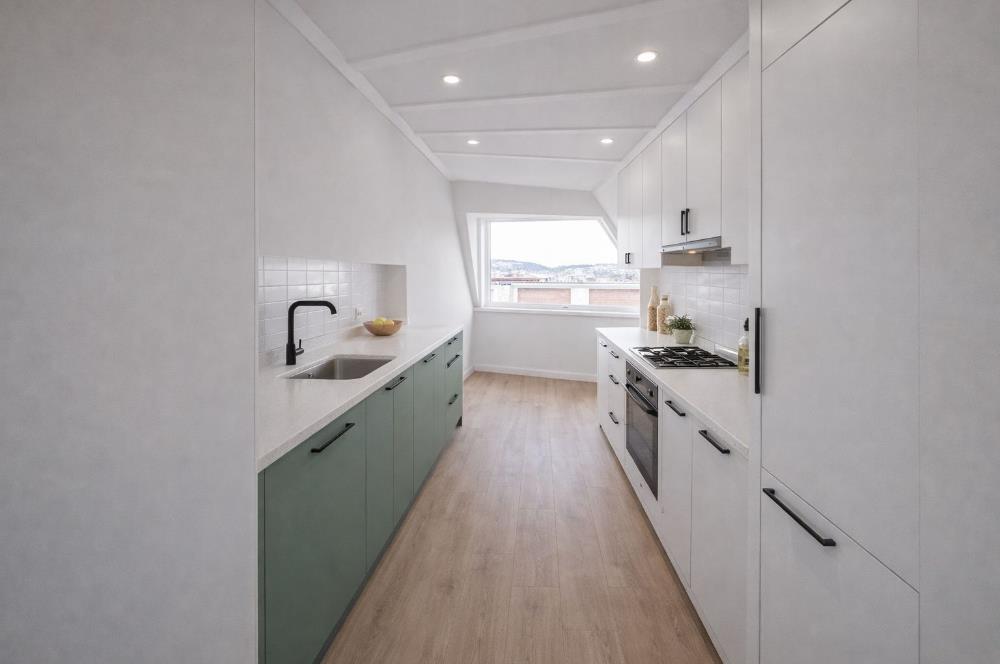 ALTINTEPE'DE DENİZ MANZARALI TERASLI AYRI MUTFAK LÜX 2+1