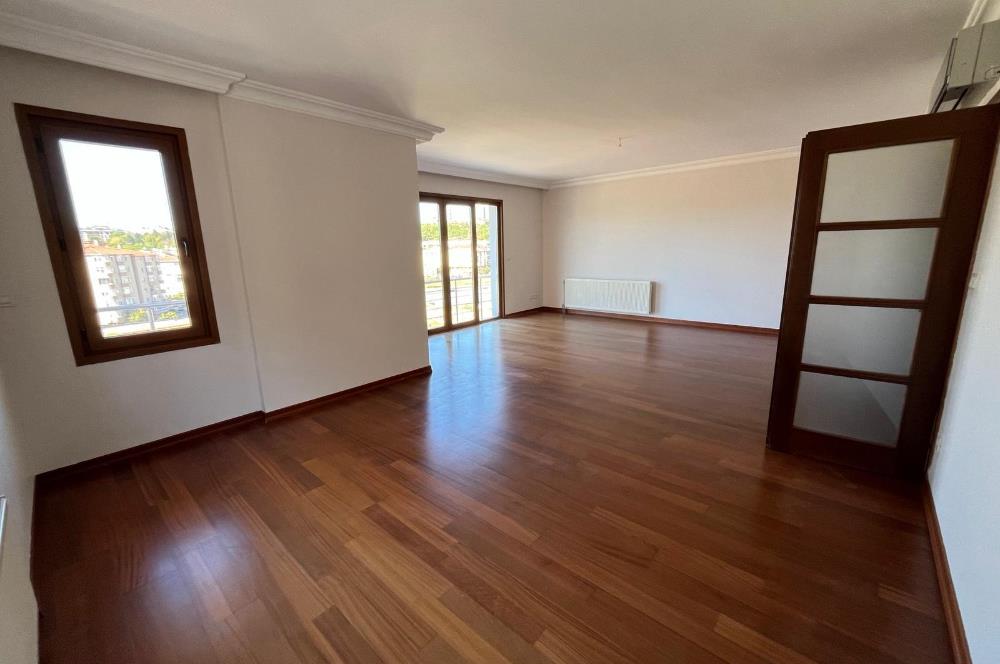 AĞAÇSEVEN KONAKLARI SİTESİNDE ÖN CEPHE EBEVEYN BANYOLU 3+1