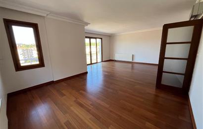 AĞAÇSEVEN KONAKLARI SİTESİNDE ÖN CEPHE EBEVEYN BANYOLU 3+1