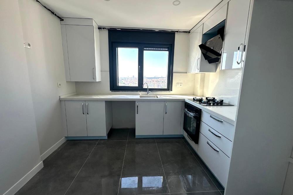 BAĞDAT CAD.YAKIN DENİZ MANZARALI AYRI MUTFAK KÖŞE ULTRA LÜX 3+1