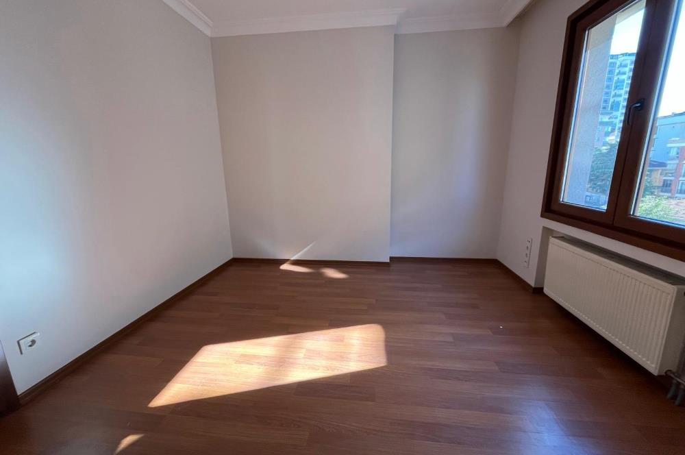 AĞAÇSEVEN KONAKLARI SİTESİNDE ÖN CEPHE EBEVEYN BANYOLU 3+1