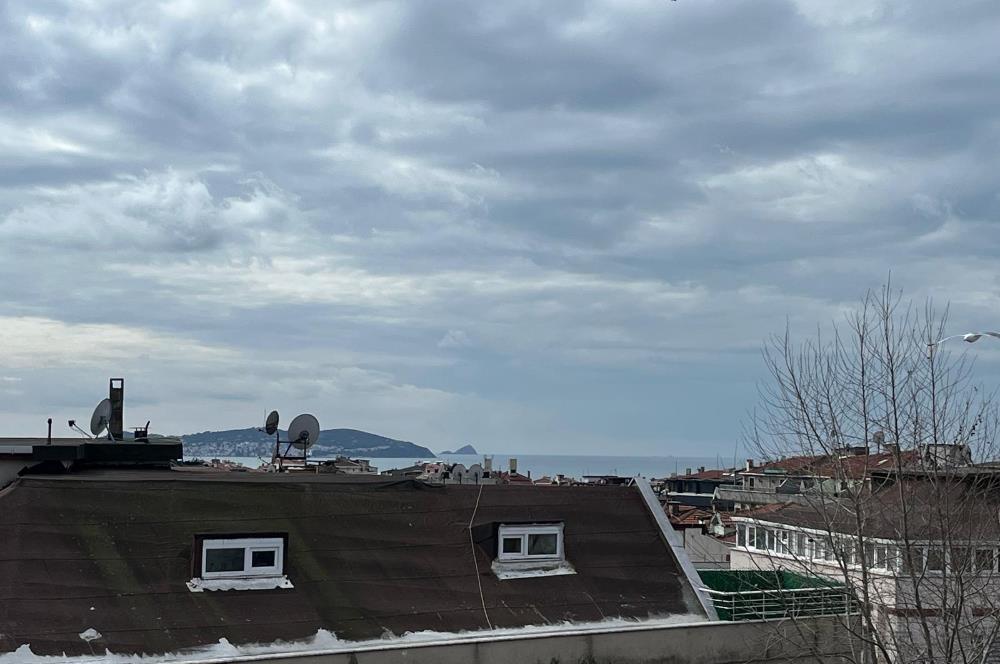 ALTINTEPE'DE DENİZ MANZARALI TERASLI AYRI MUTFAK LÜX 2+1