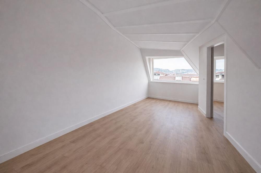 ALTINTEPE'DE DENİZ MANZARALI TERASLI AYRI MUTFAK LÜX 2+1