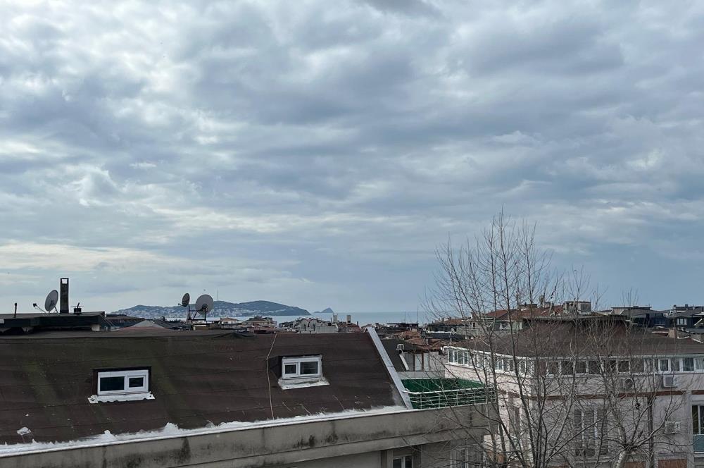 ALTINTEPE'DE DENİZ MANZARALI TERASLI AYRI MUTFAK LÜX 2+1