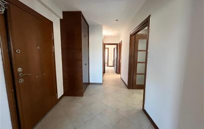 AĞAÇSEVEN KONAKLARI SİTESİNDE ÖN CEPHE EBEVEYN BANYOLU 3+1