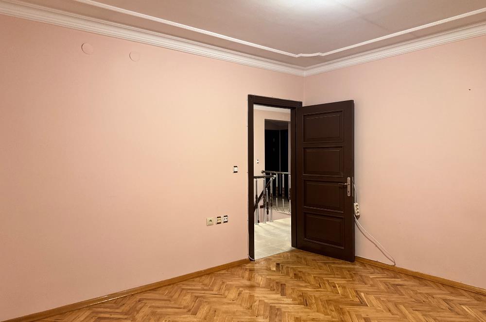 DİKMEN SOKULLU CADDESİNDE TERASLI SATILIK 6+1 DAİRE