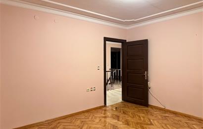 DİKMEN SOKULLU CADDESİNDE TERASLI SATILIK 6+1 DAİRE