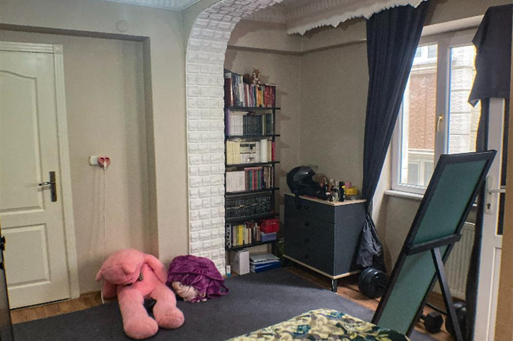 Sultangazi Vega Avm'ye 5dk Mesafede 2+1 Ara Kat Daire