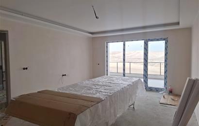 PURSAKLAR'DA HASTANE'YE YÜRÜME MESAFESİNDE LÜKS DAİRE