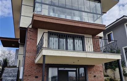 Satılık Şile Çayırbaşı 'nda Her Katından Doğa ve Denize Hakim 3 Katlı Müstakil Ev