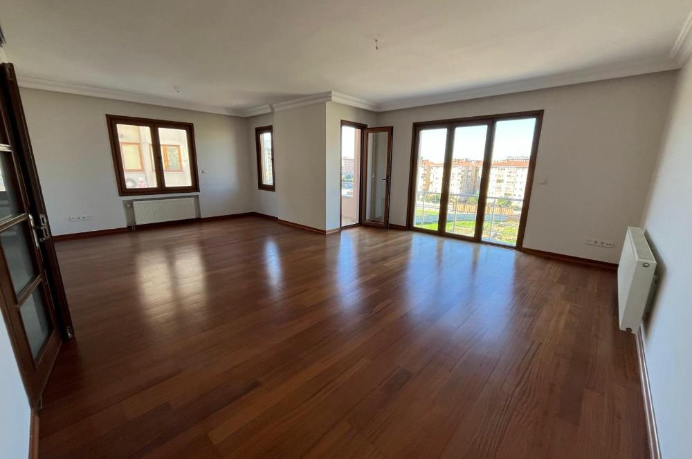 AĞAÇSEVEN KONAKLARI SİTESİNDE ÖN CEPHE EBEVEYN BANYOLU 3+1