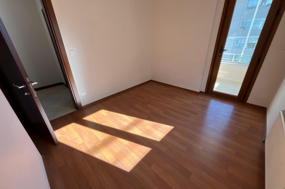 AĞAÇSEVEN KONAKLARI SİTESİNDE ÖN CEPHE EBEVEYN BANYOLU 3+1