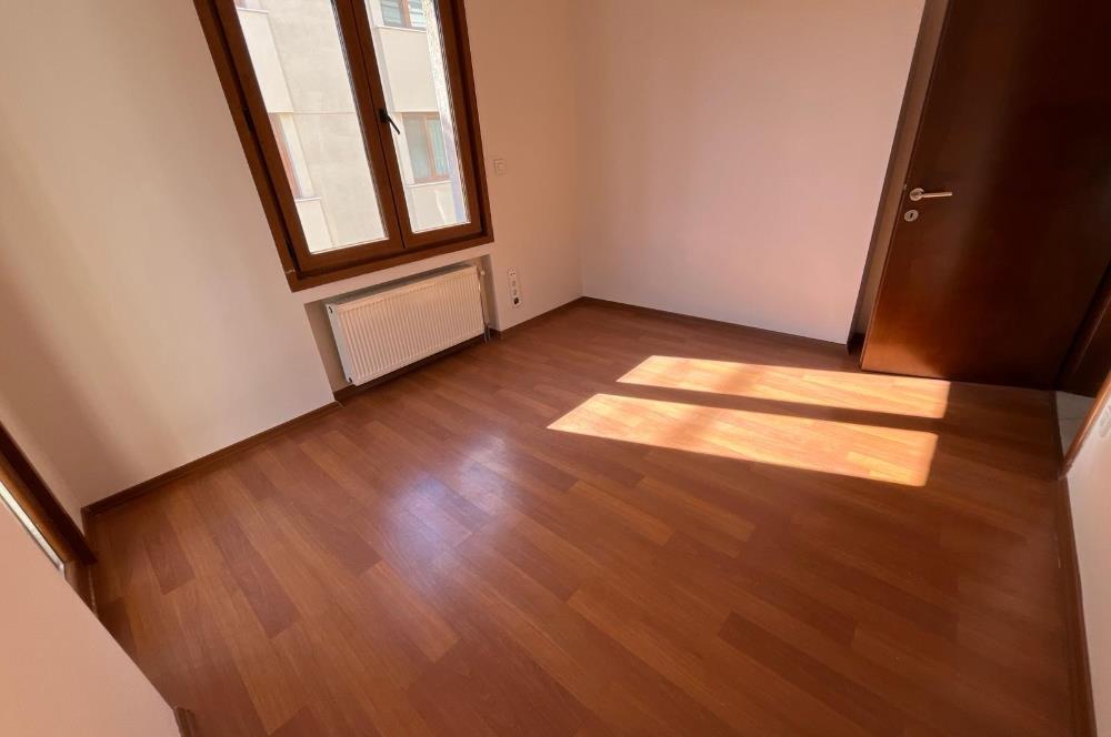 AĞAÇSEVEN KONAKLARI SİTESİNDE ÖN CEPHE EBEVEYN BANYOLU 3+1