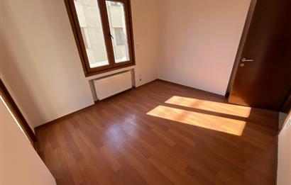 AĞAÇSEVEN KONAKLARI SİTESİNDE ÖN CEPHE EBEVEYN BANYOLU 3+1