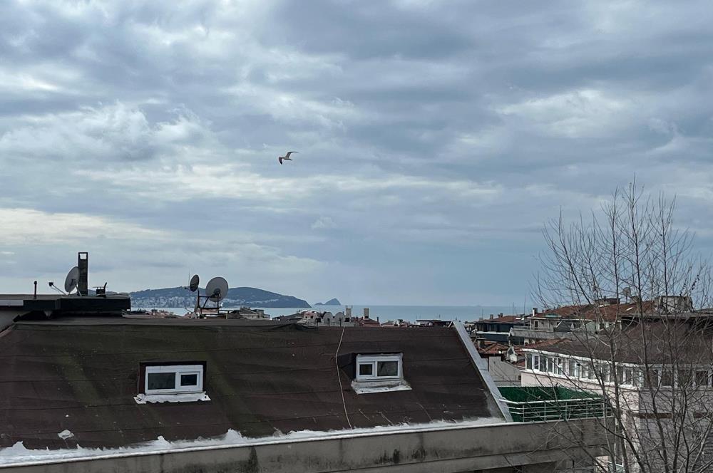 ALTINTEPE'DE DENİZ MANZARALI TERASLI AYRI MUTFAK LÜX 2+1