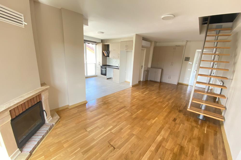 Zekeriyaköy'de Kiralık 2,5+1 Çatı Dubleks Daire