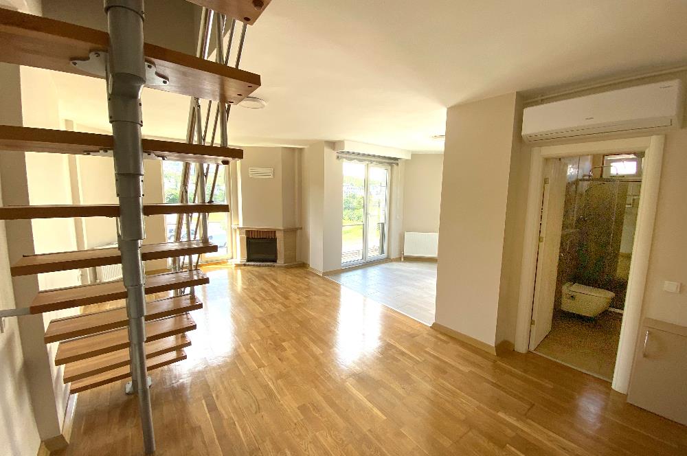 Zekeriyaköy'de Kiralık 2,5+1 Çatı Dubleks Daire