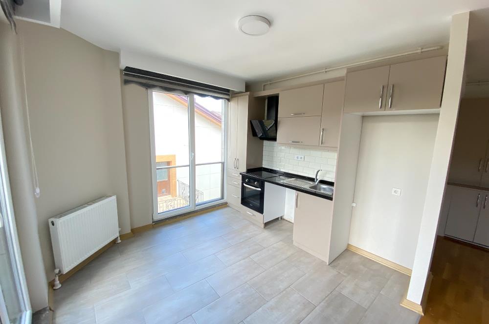 Zekeriyaköy'de Kiralık 2,5+1 Çatı Dubleks Daire